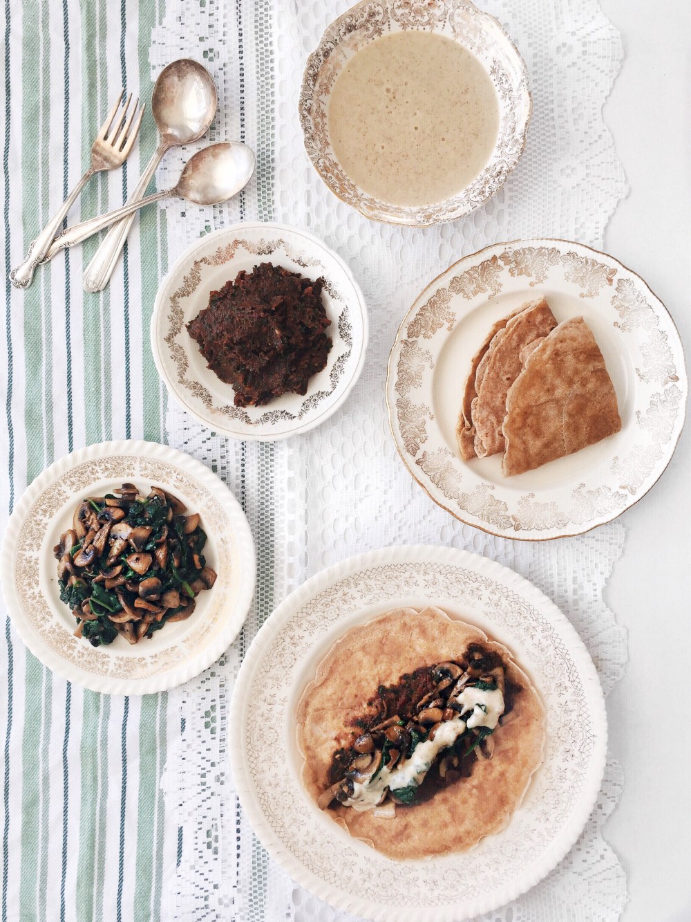 crepes-vegane-tomate-champignons-bechamel