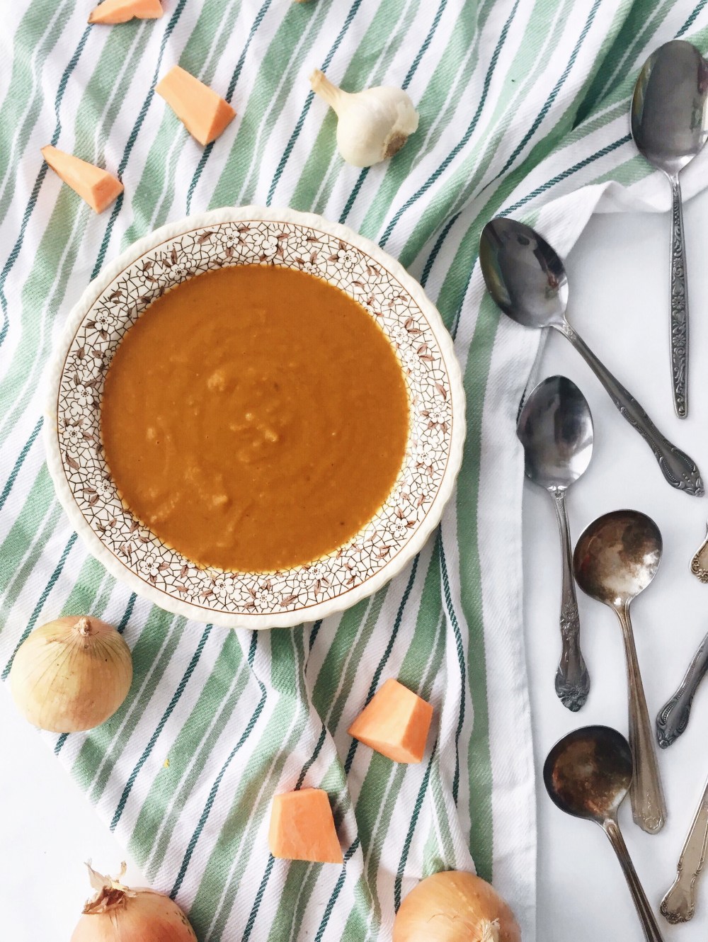 Potage de patates douces au miso