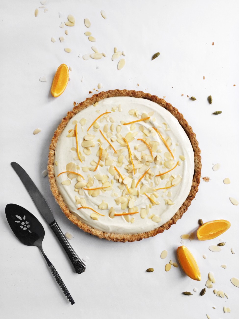 Tarte sucrée à la courge musquée, à l'érable, au yogourt et à la cardamome