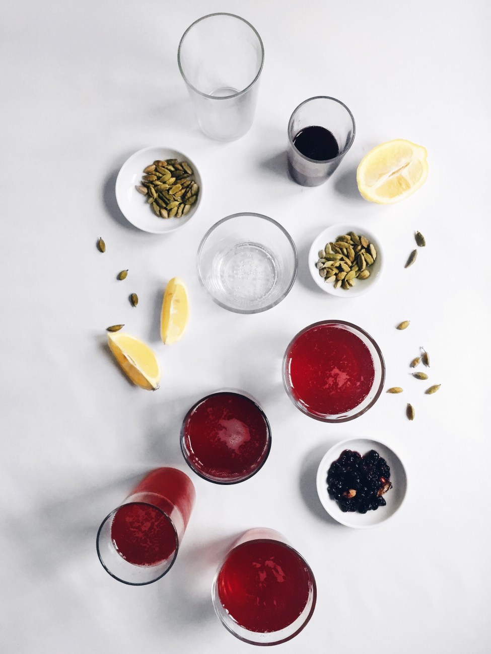 Liqueur maison au sirop de bleuet, érable, gingembre, citron et cardamome