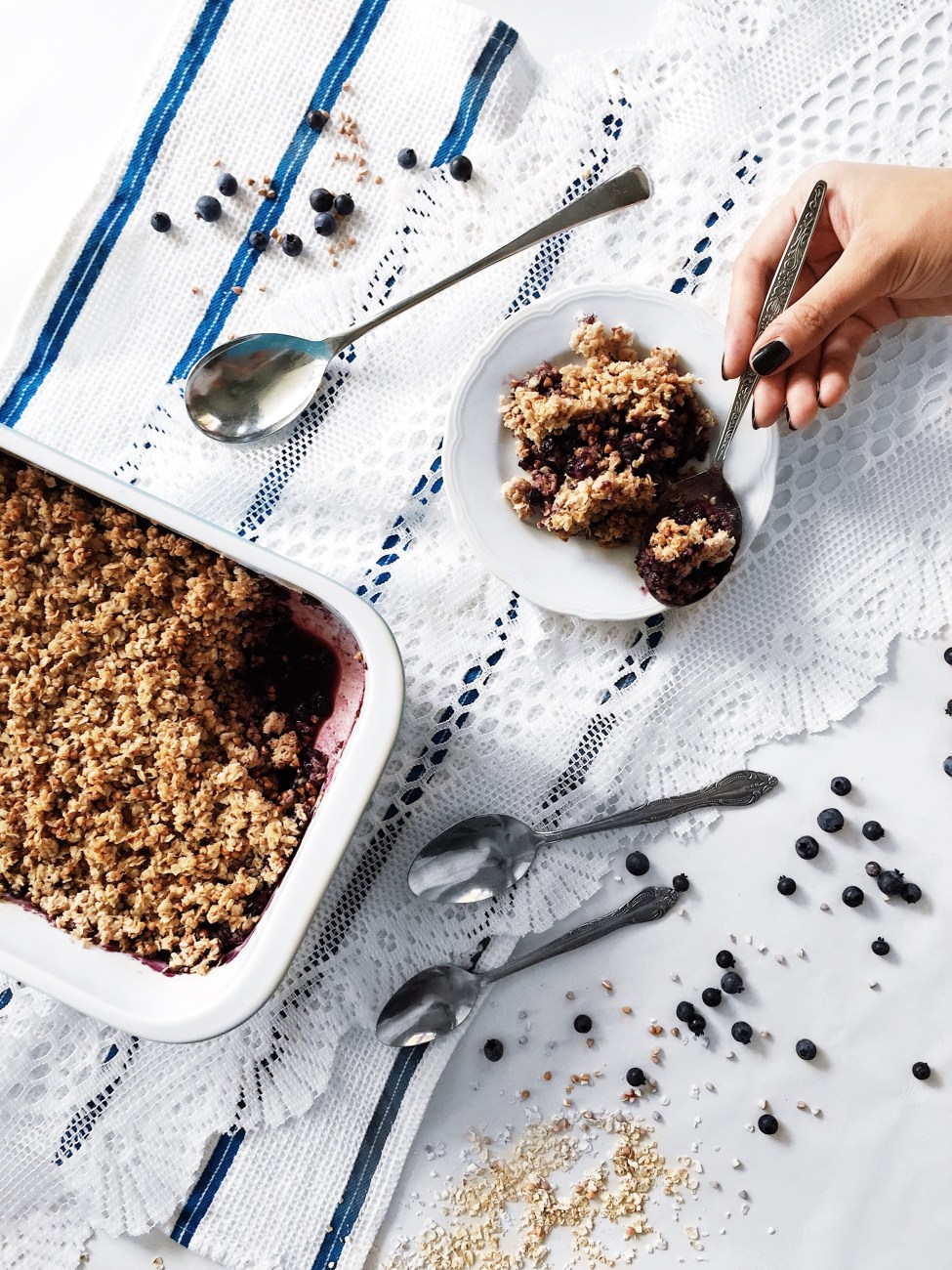 Croustade végane aux bleuets, sirop d'érable et sarrasin grillé