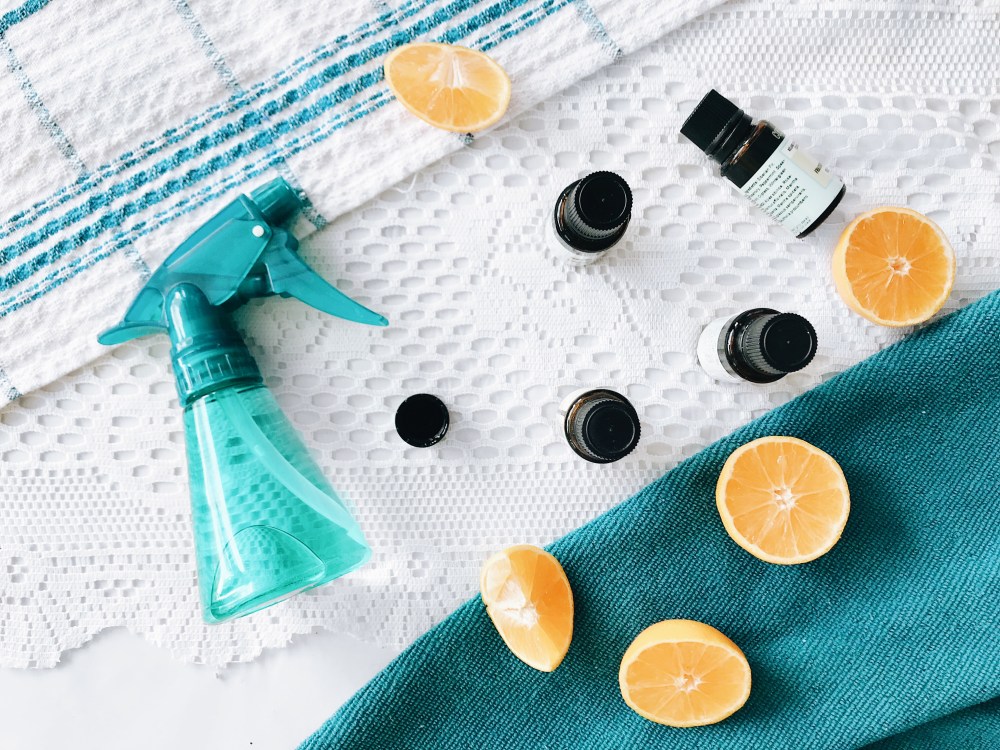 DIY : bruine naturelle aux huiles essentielles pour la maison