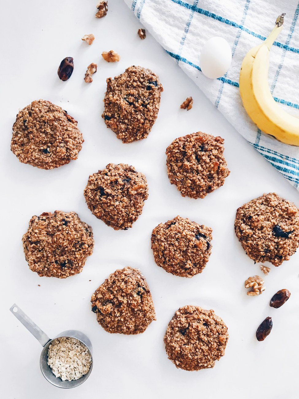 galettes déjeuner sans gluten au beurre d'amande, banane, érable et noix