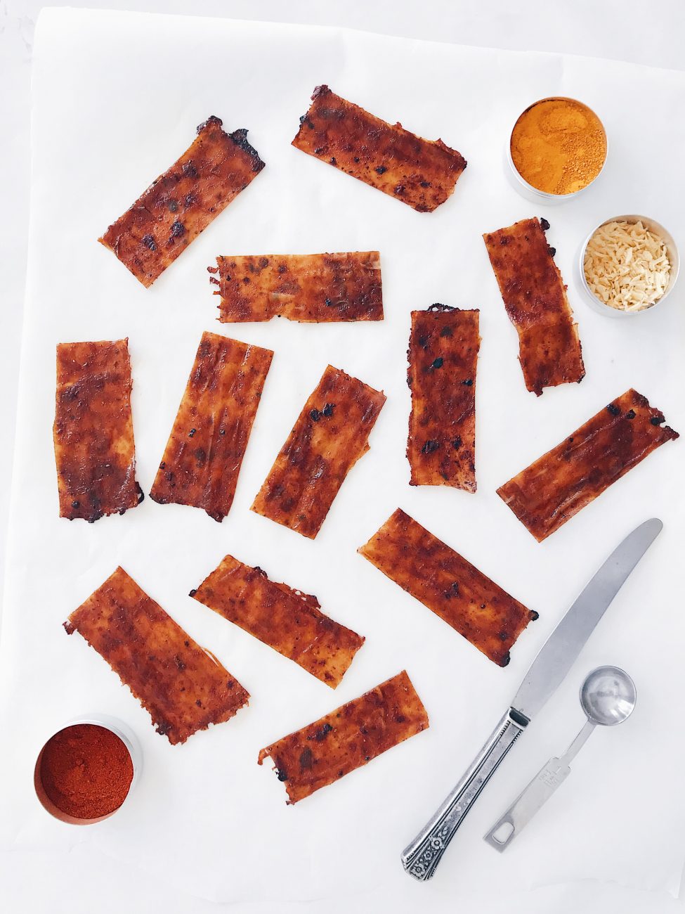 Du bacon végane sans gluten avec des feuilles de riz! | The best easy vegan bacon with rice sheets!