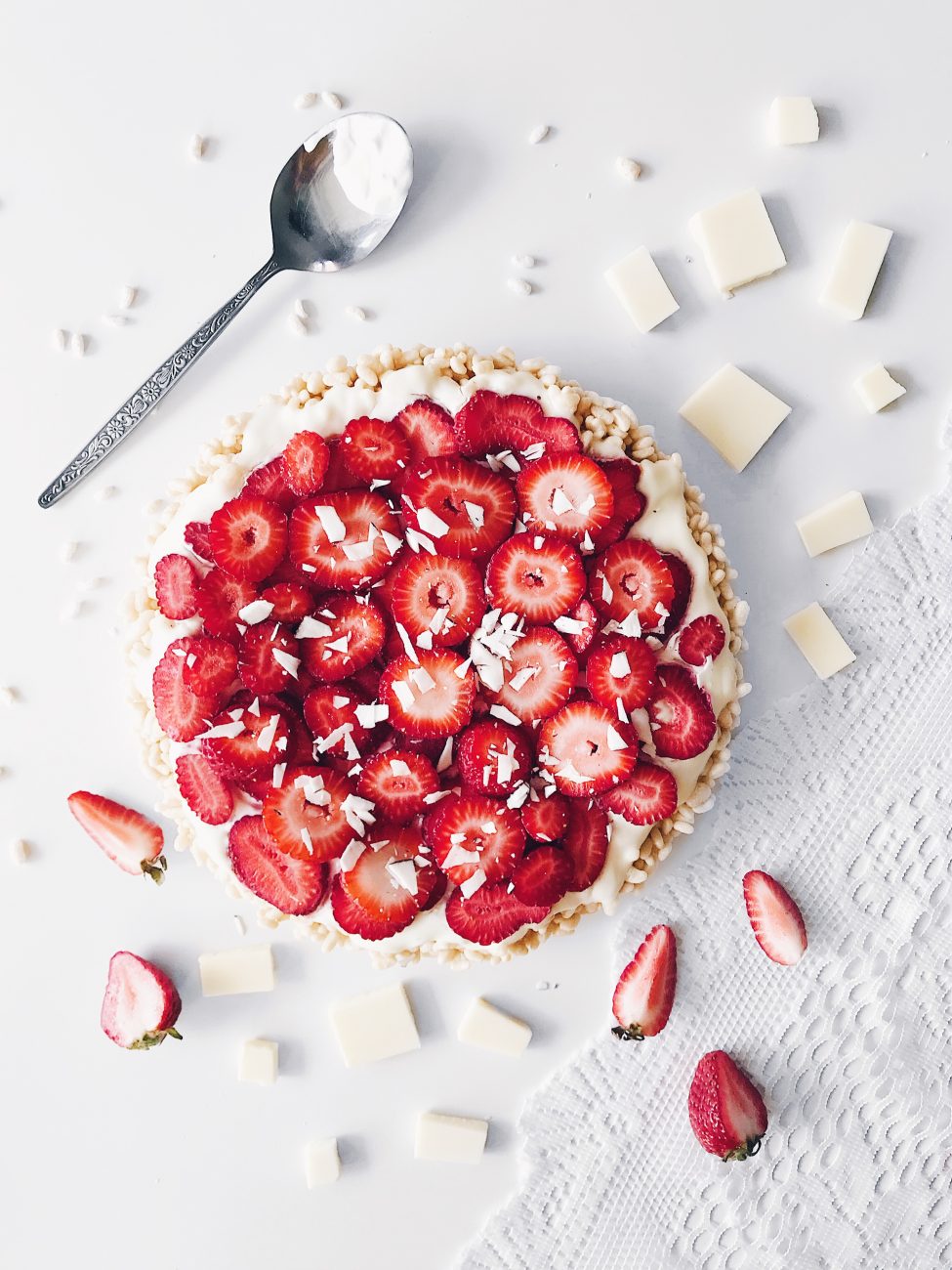 Tarte aux fraises, chocolat blanc et yogourt | No bake and gluten free strawberries and white chocolate tart