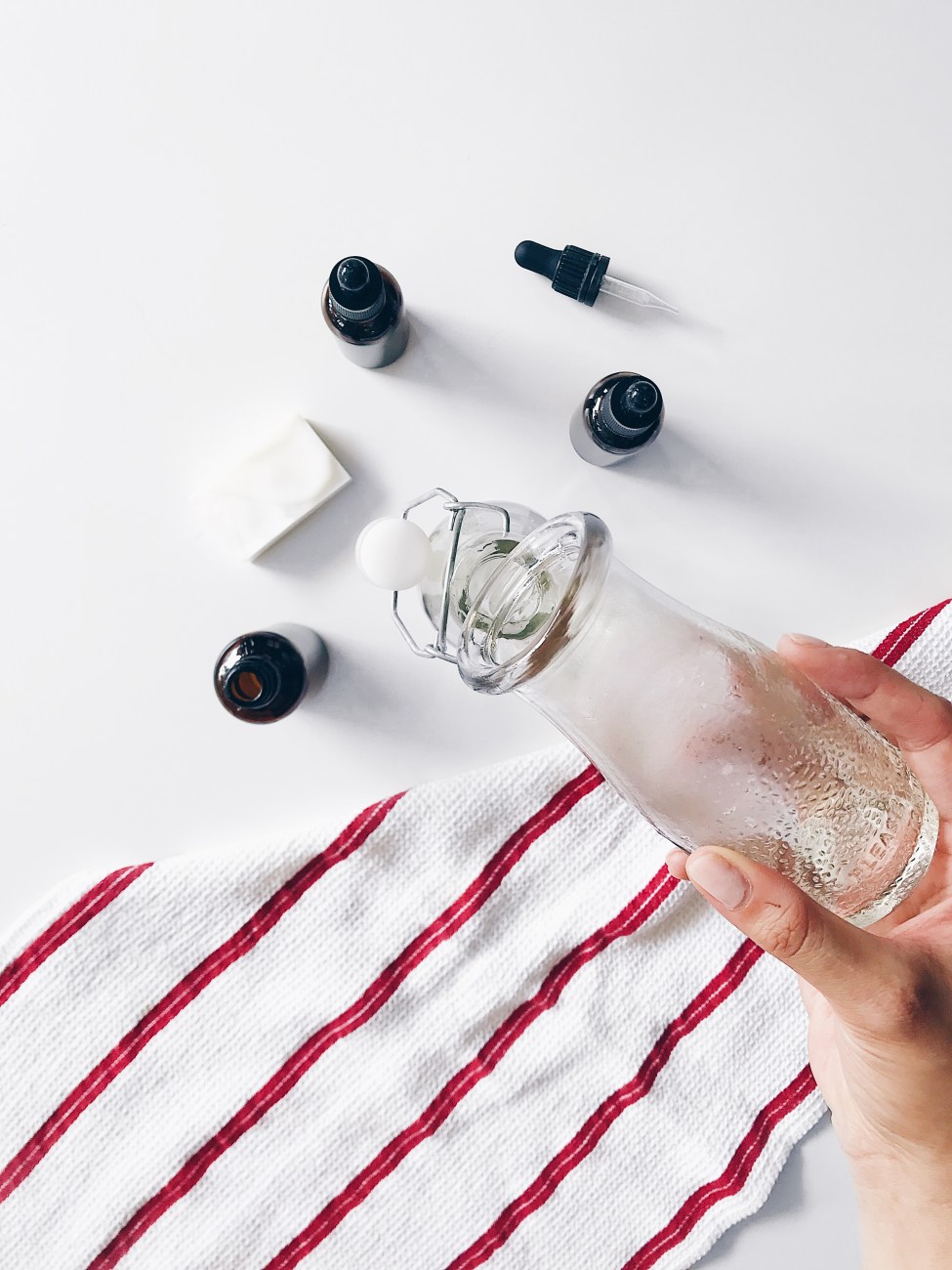 Savon liquide naturel et réparateur pour les mains à la lavande et à l'huile d'olive | Natural lavande and olive oil liquid soap