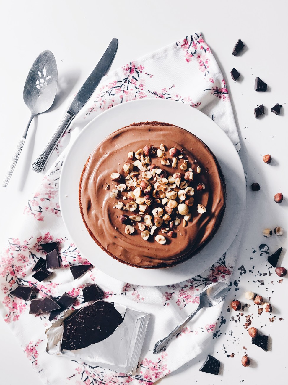 Gâteau au chocolat, café, dattes et noisettes | Chocolate, coffee and hazelnuts cake