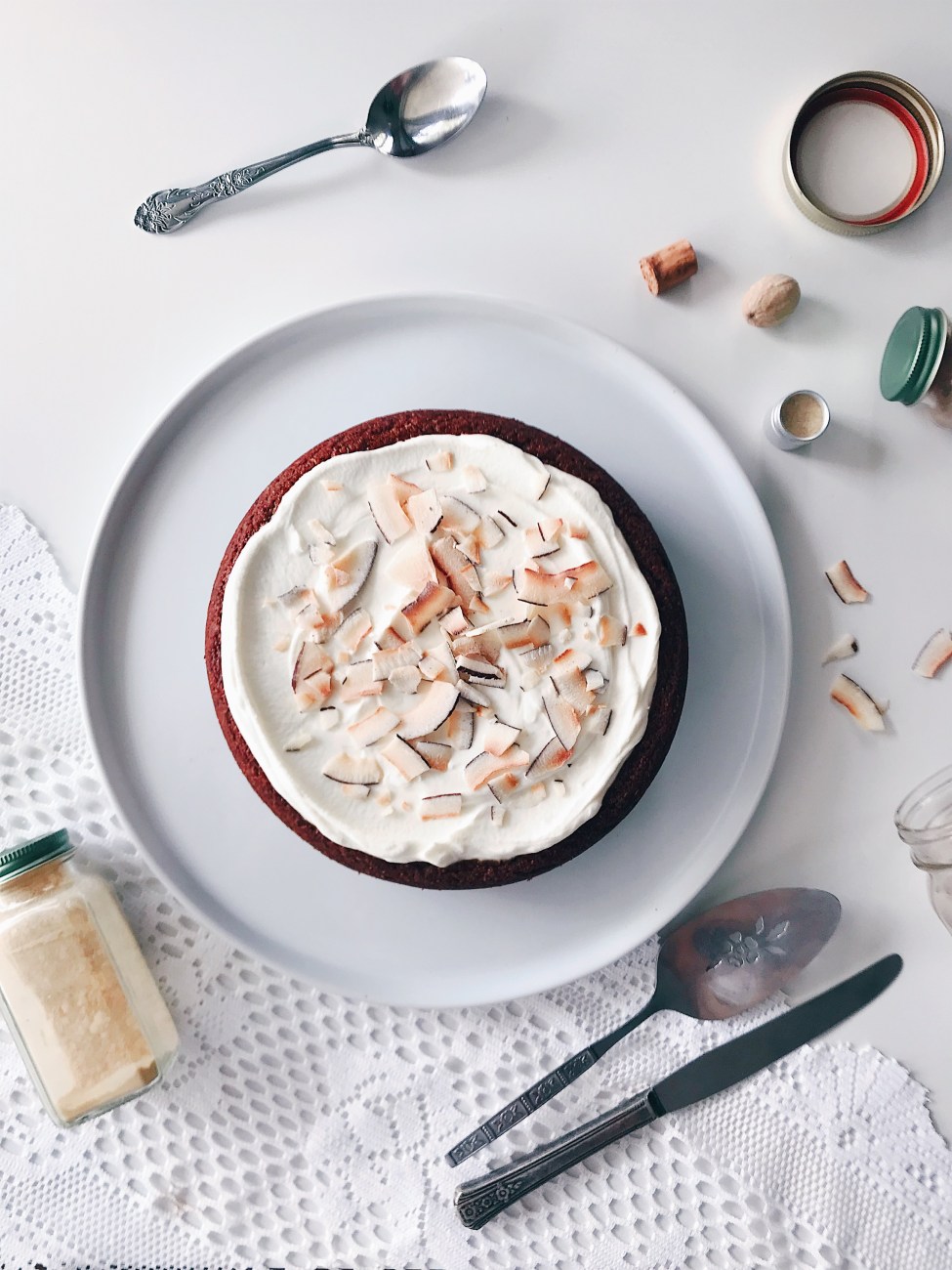 Gâteau à la citrouille, chaï, coco et érable