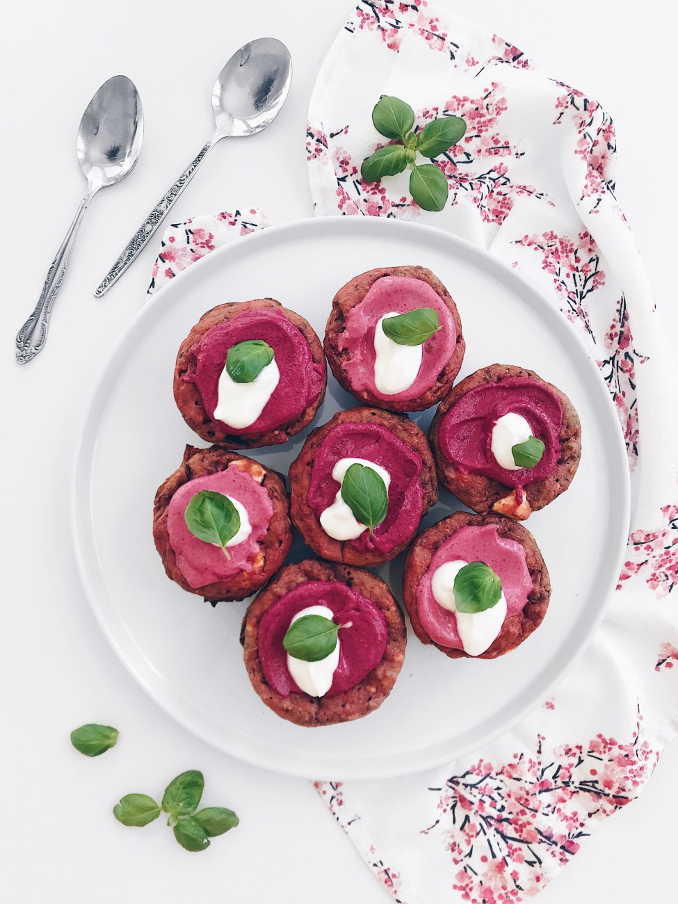 Muffins aux betteraves et feta | Beets and feta cheese muffin